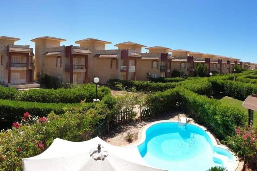 Cheerful 3-bedroom With Pool مميزة ببسين خاص