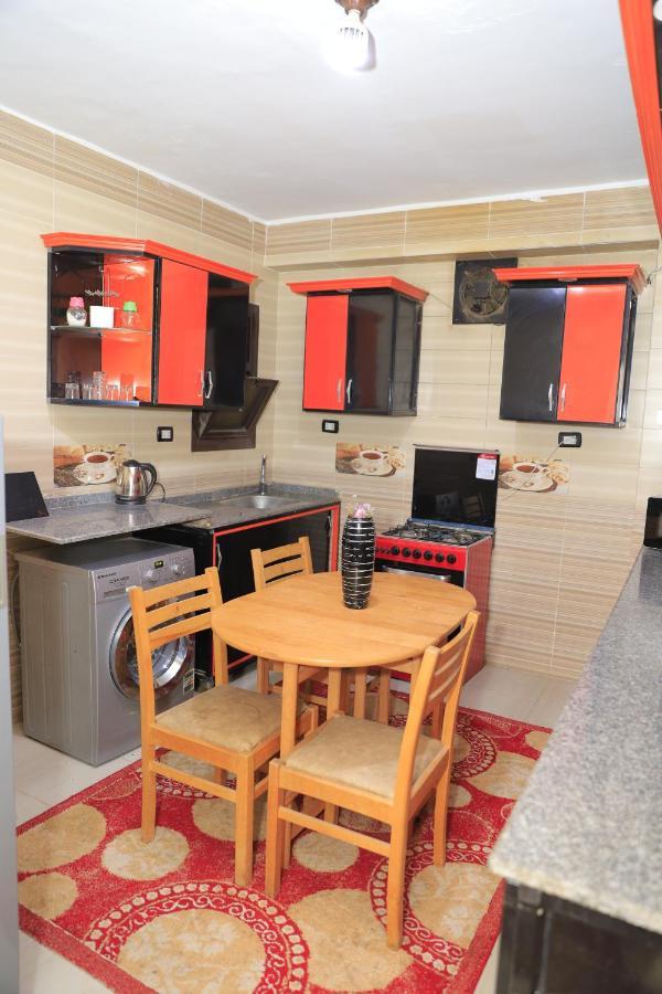 Panorama Pyramids & Jacuzzi Apartment *