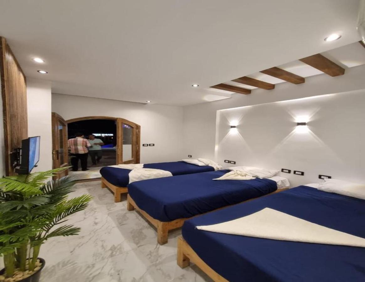 Penguin Village 3*