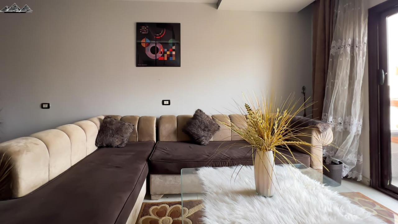 Panorama Pyramids & Jacuzzi Apartment *