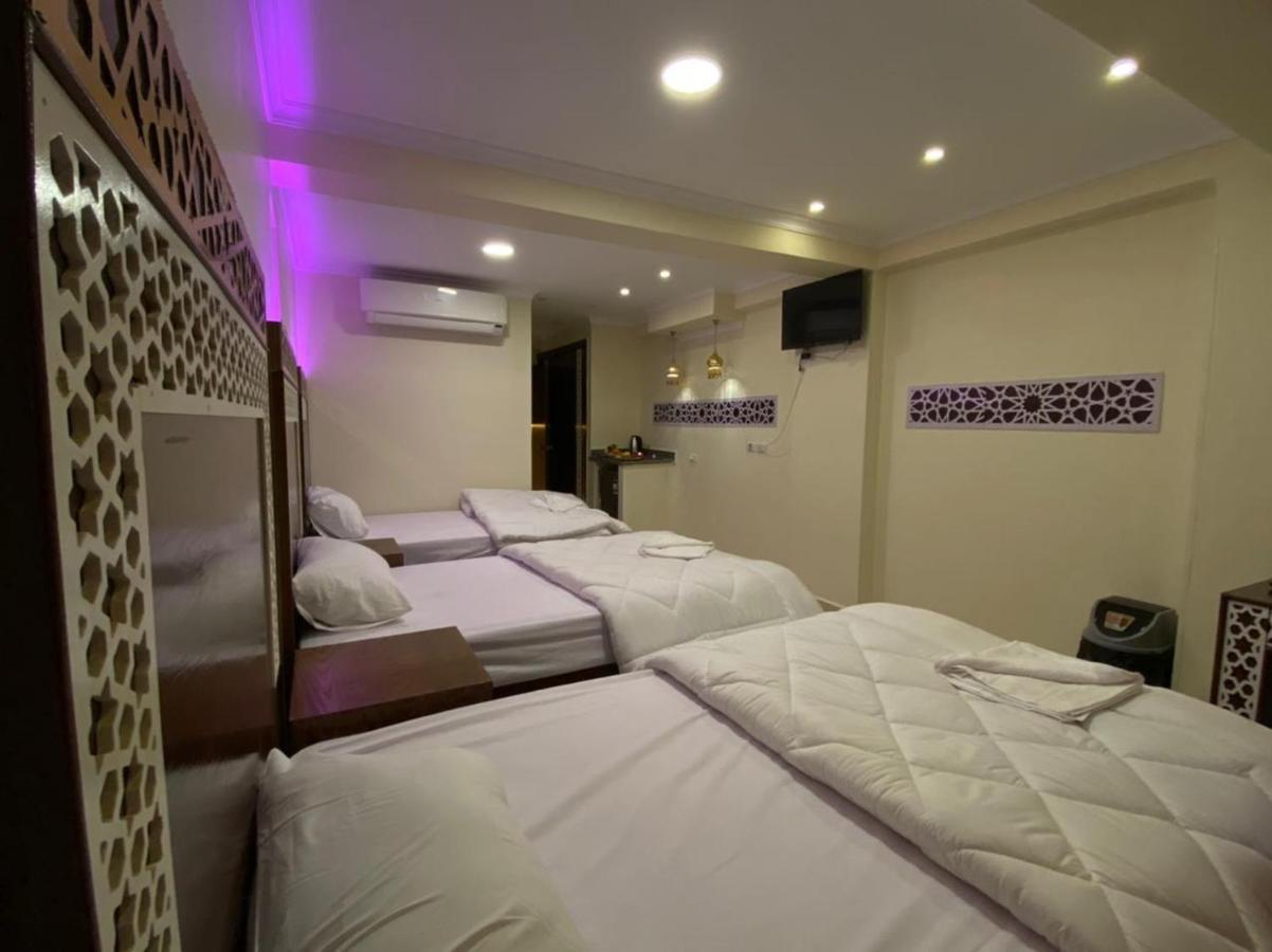 Pyramids Height & Pyramids Master Scene Rooftop Hotel Kafrat al Jabal