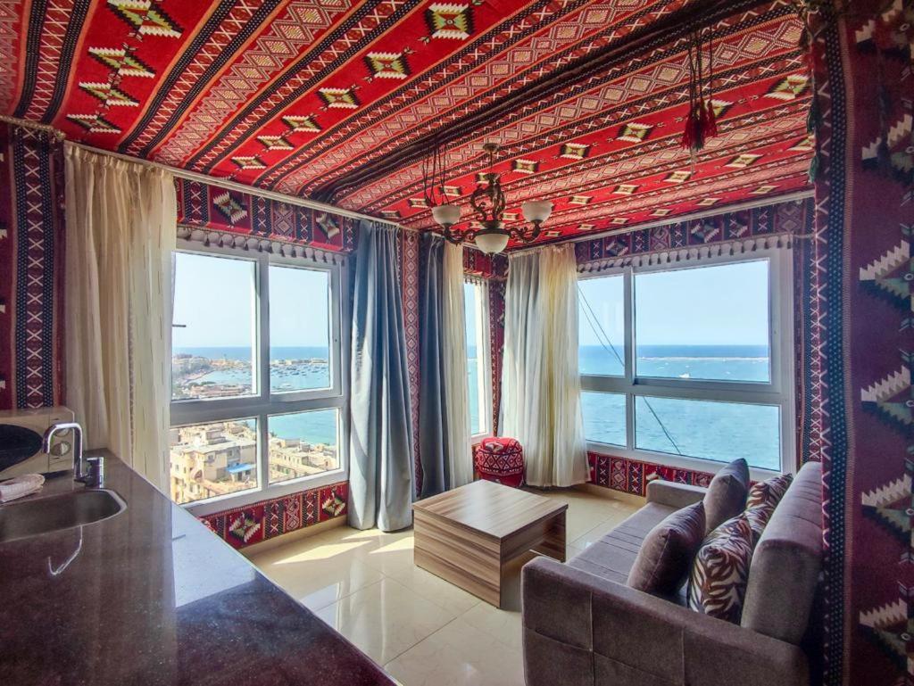 Downtown Sea View Apartment