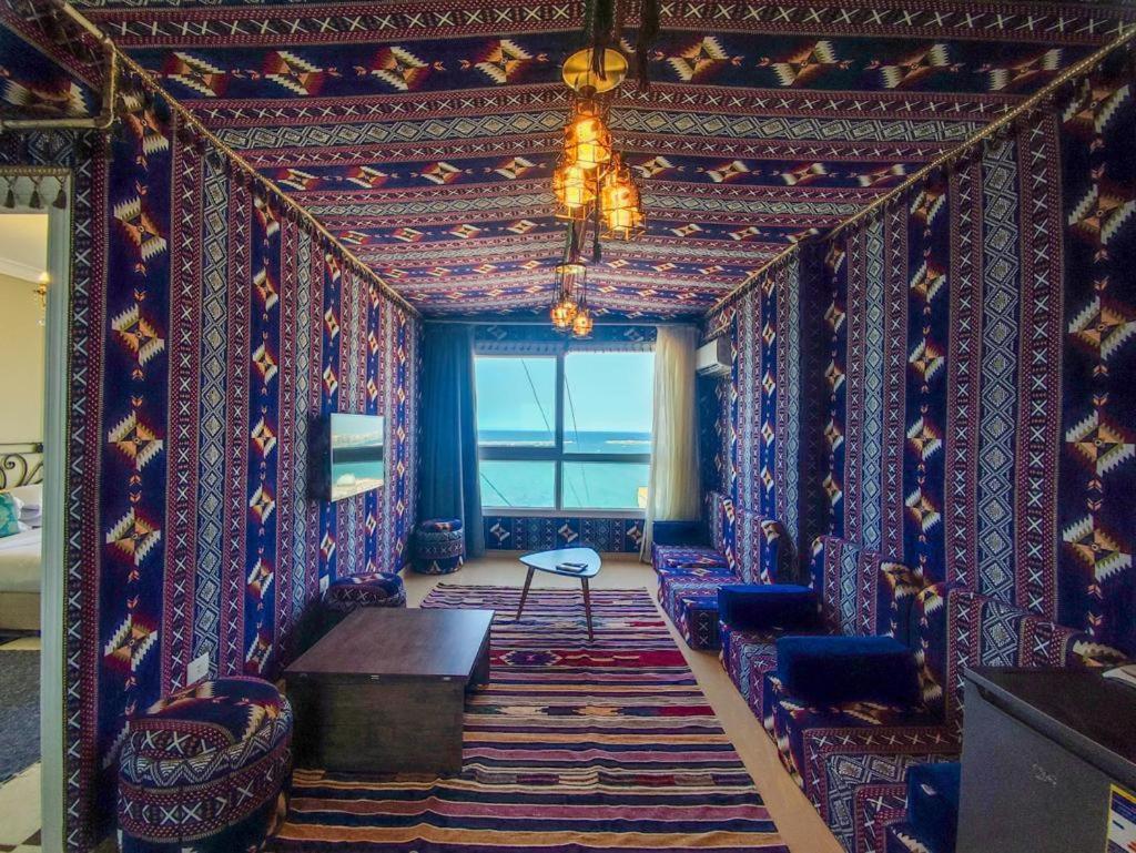 Apartment Downtown Sea View
