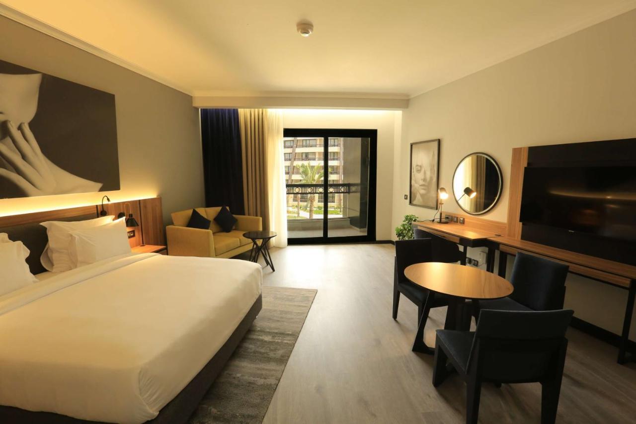 Radisson Blu & Convention Center,
