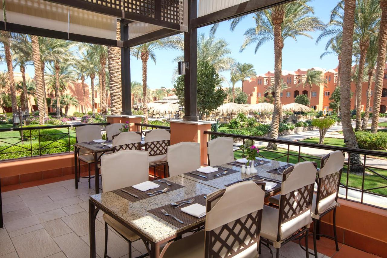 Jaz Makadi Oasis Resort 5*
