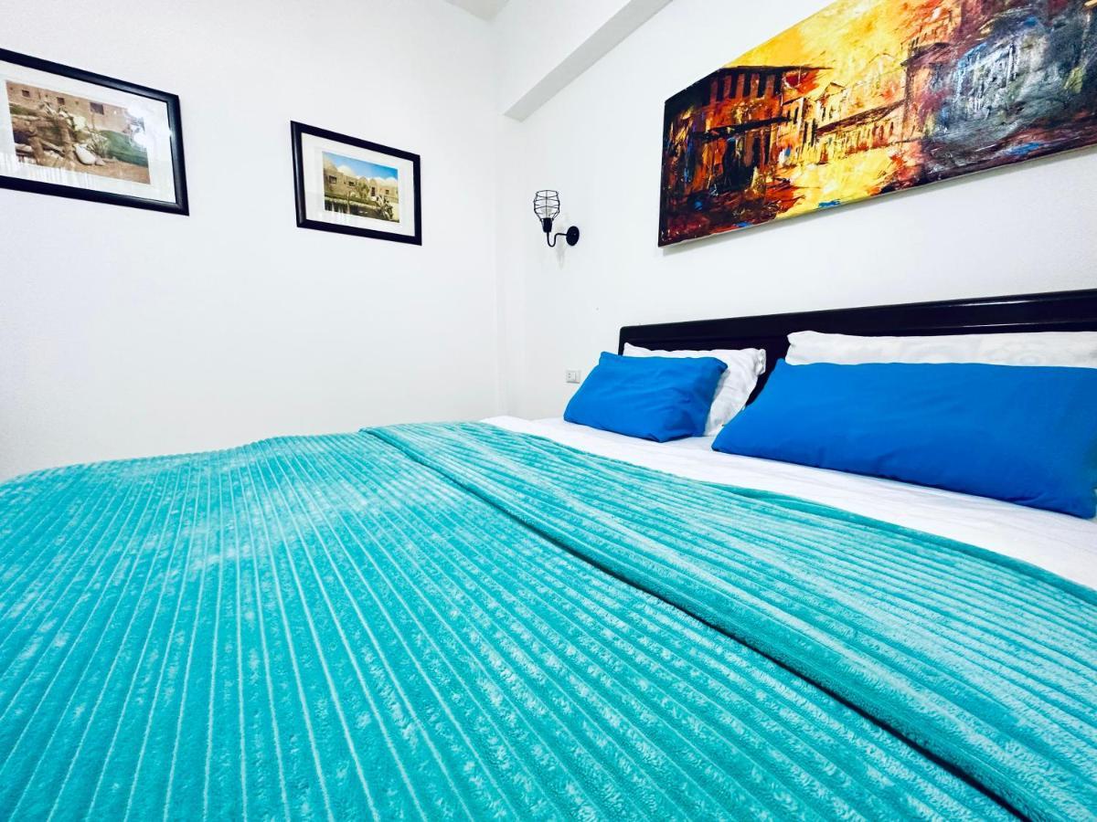 Apartment Tamburine With Wi Fi Center *