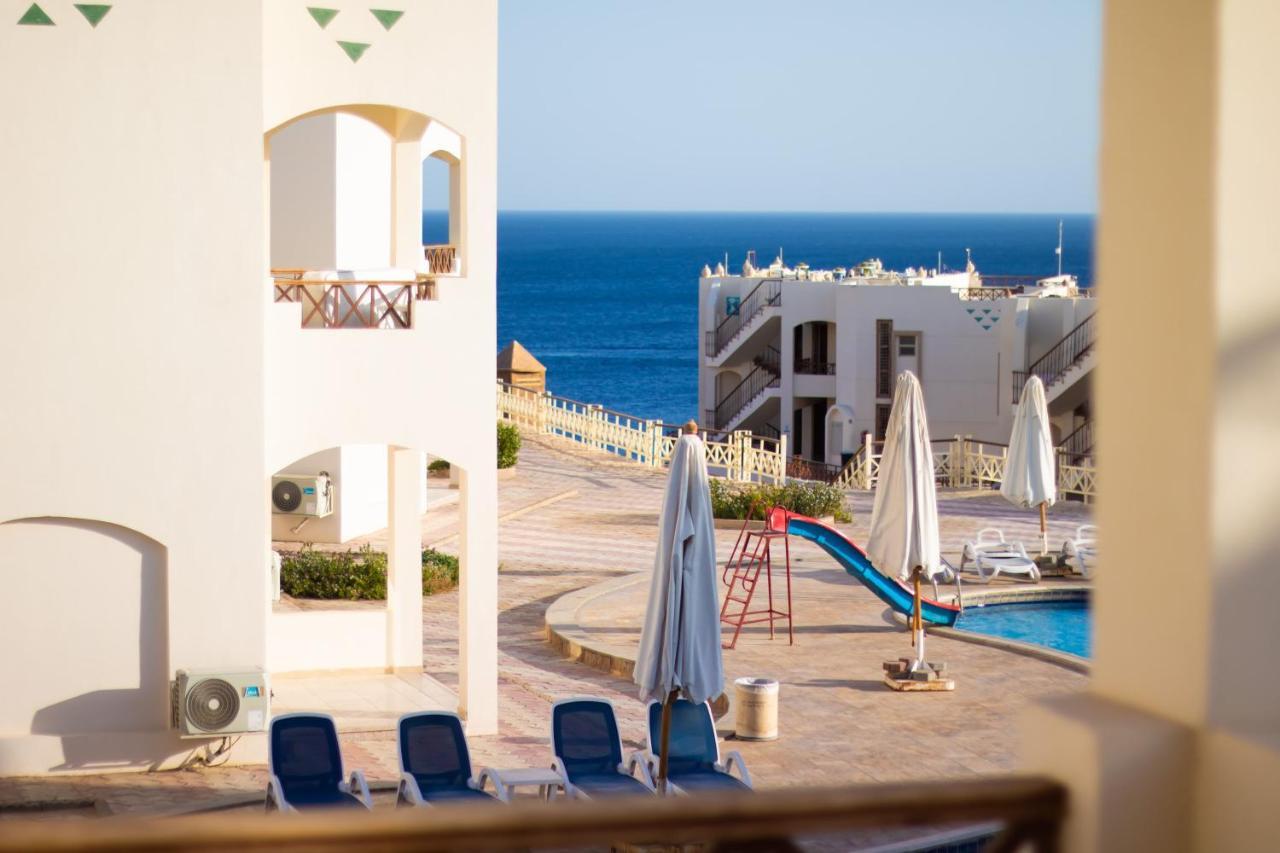 Resort Sharks Bay Oasis Aqua Park