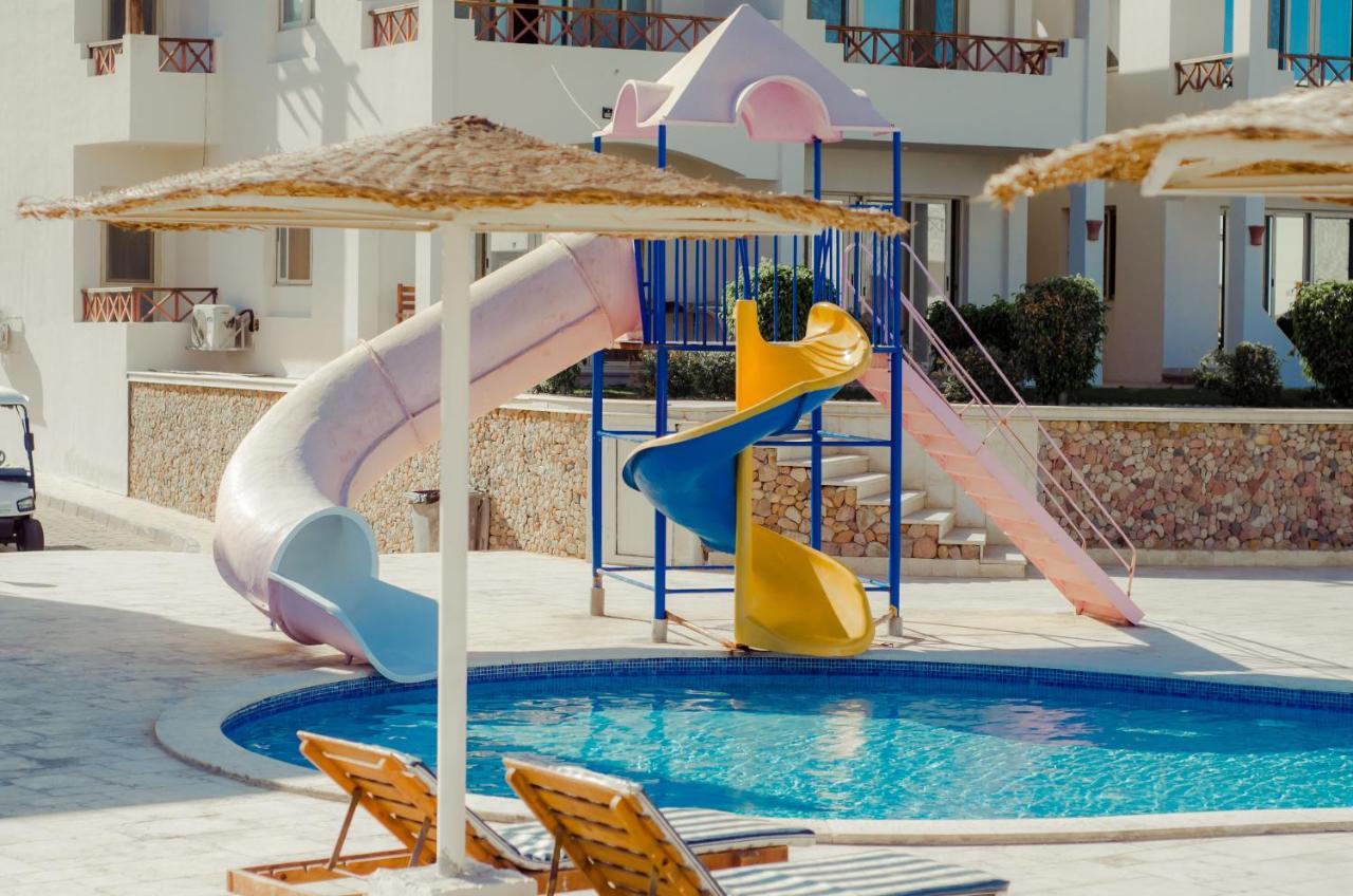 Resort Sharks Bay Oasis Aqua Park