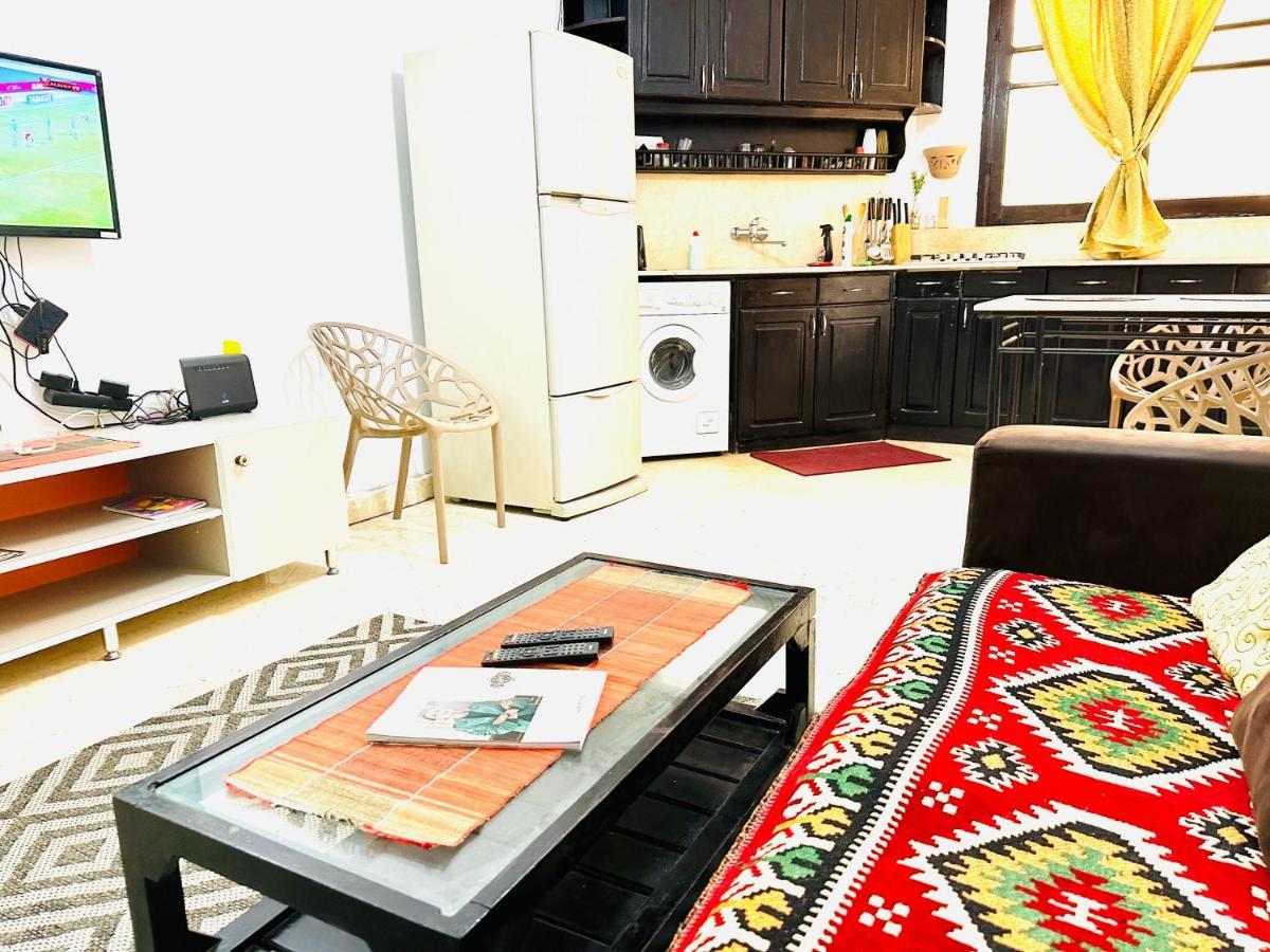 Safari With Wi Fi Center Apartment