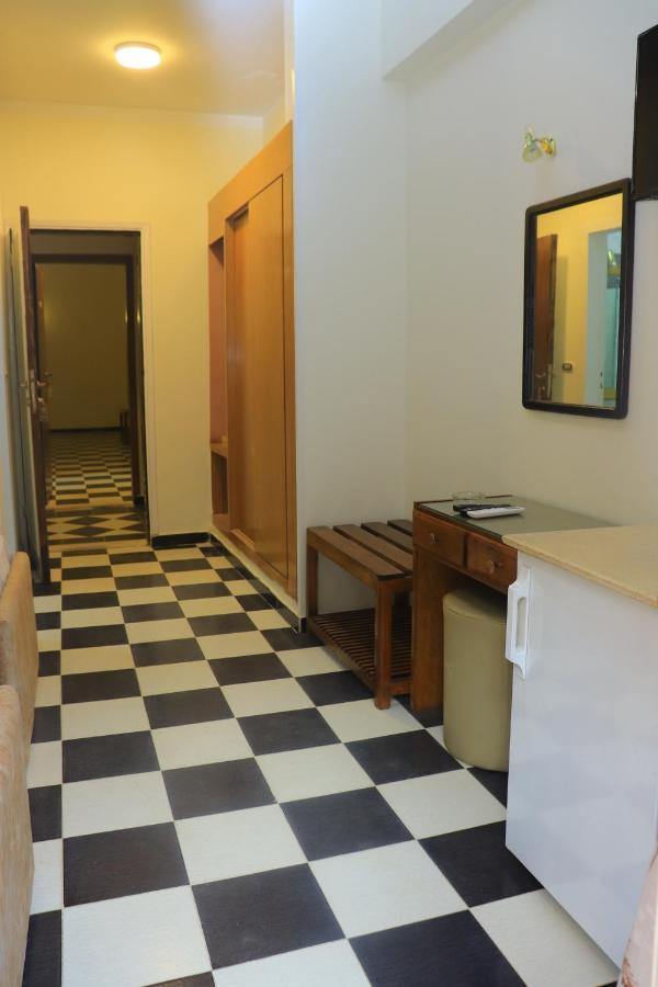 Hotel Royal *