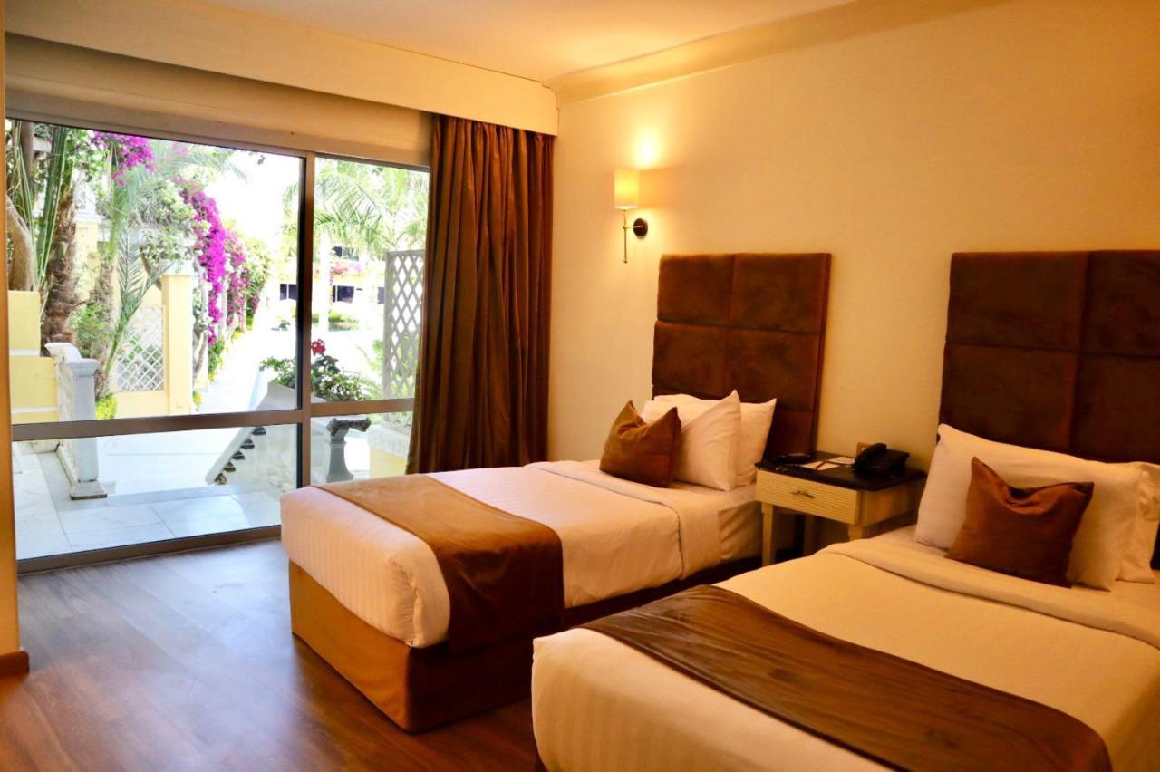Paradise 4*