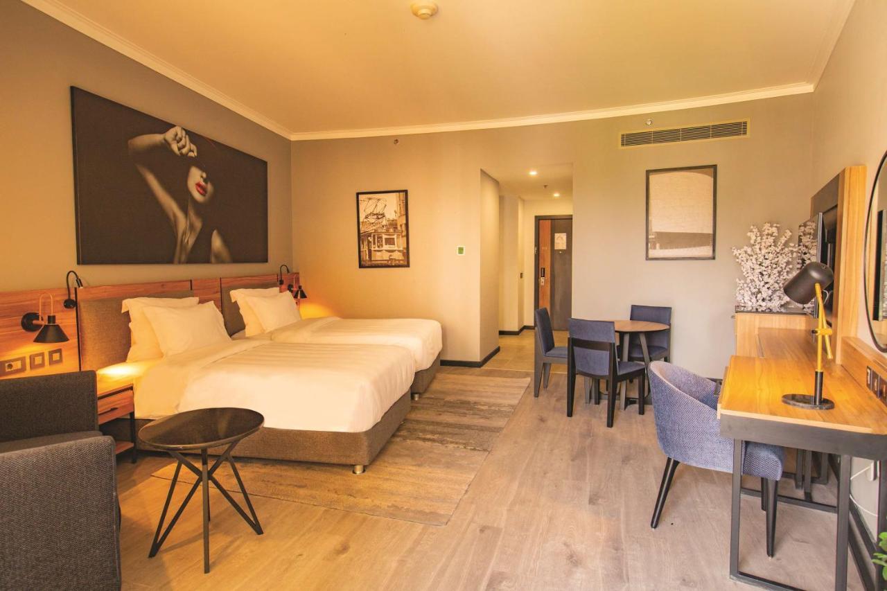 Radisson Blu & Convention Center, Hotel 5*