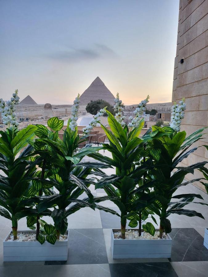 The Gate Front Pyramids & Sphinx View Kafrat al Jabal