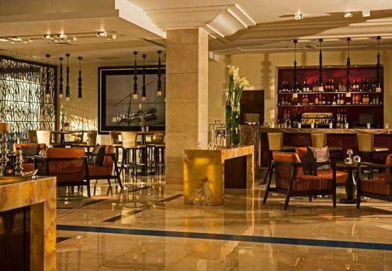 Otel Renaissance Mirage City 5*