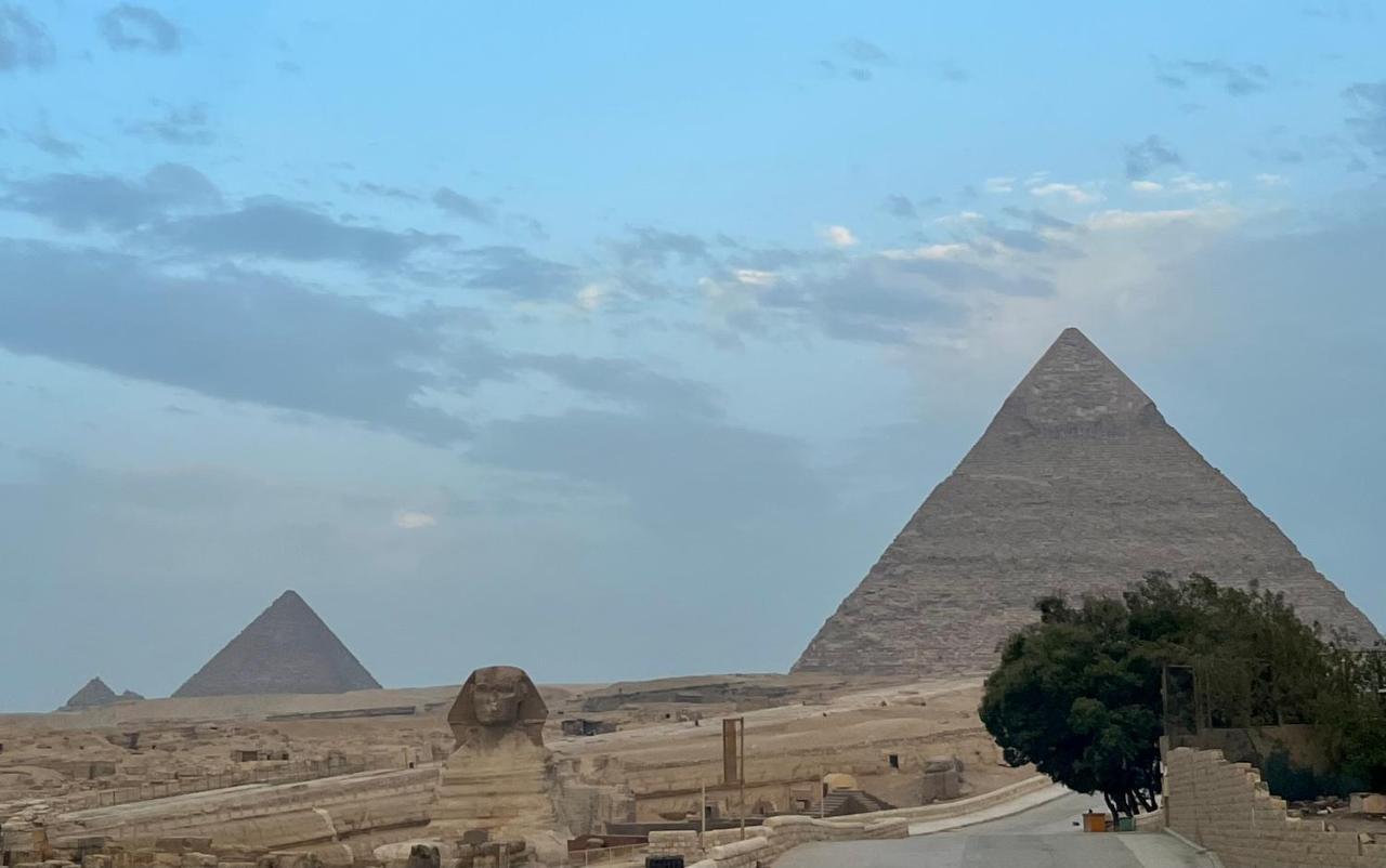 The Gate Front Pyramids & Sphinx View Hotel