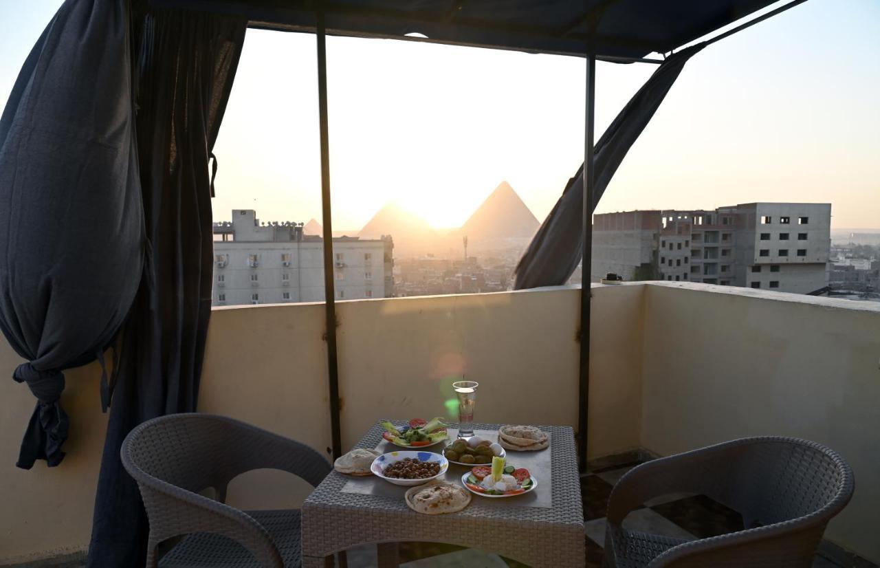 Jessy Pyramids View