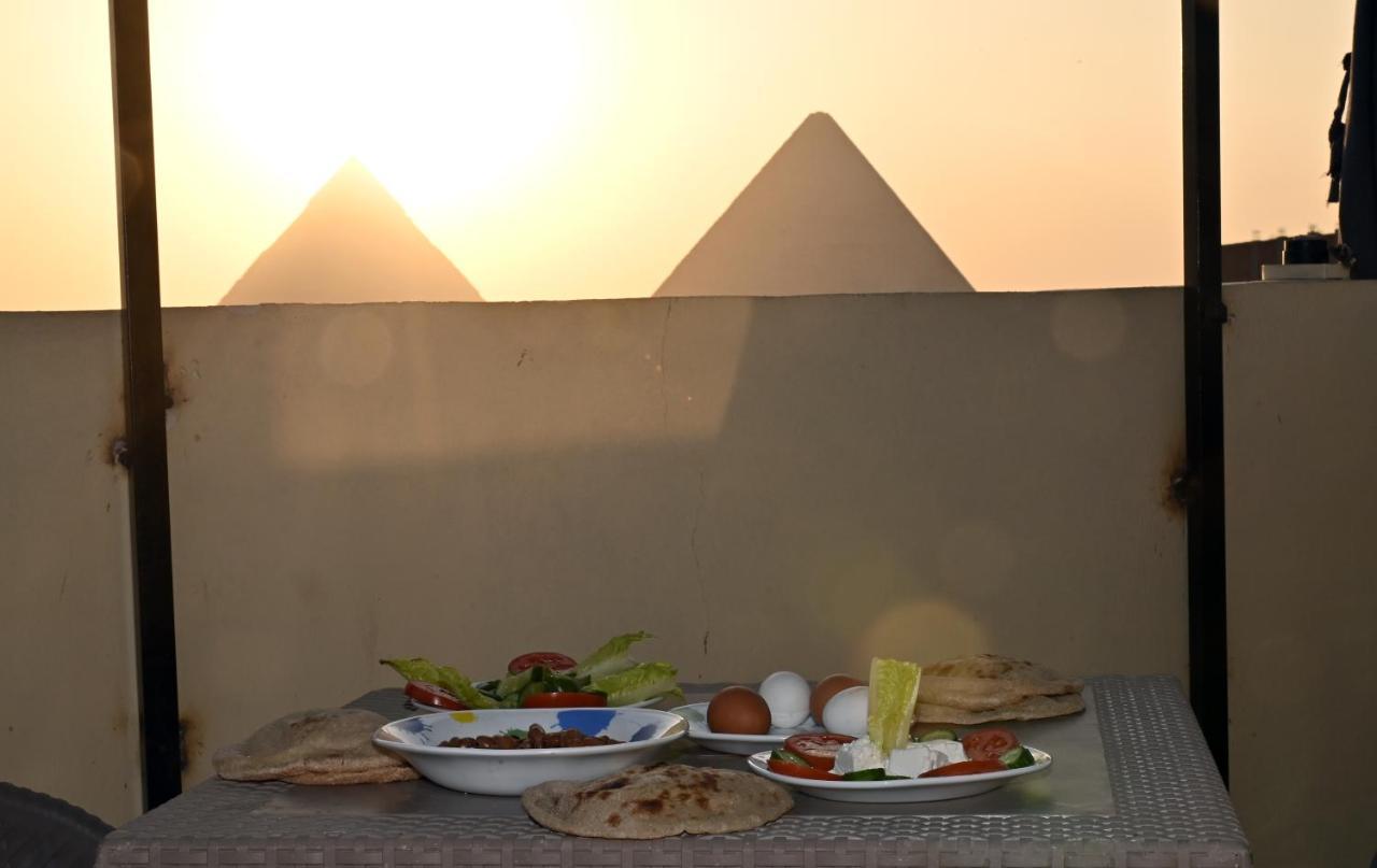 Jessy Pyramids View Hostel *