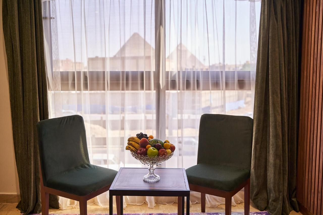 Hotel New Pyramid Front *