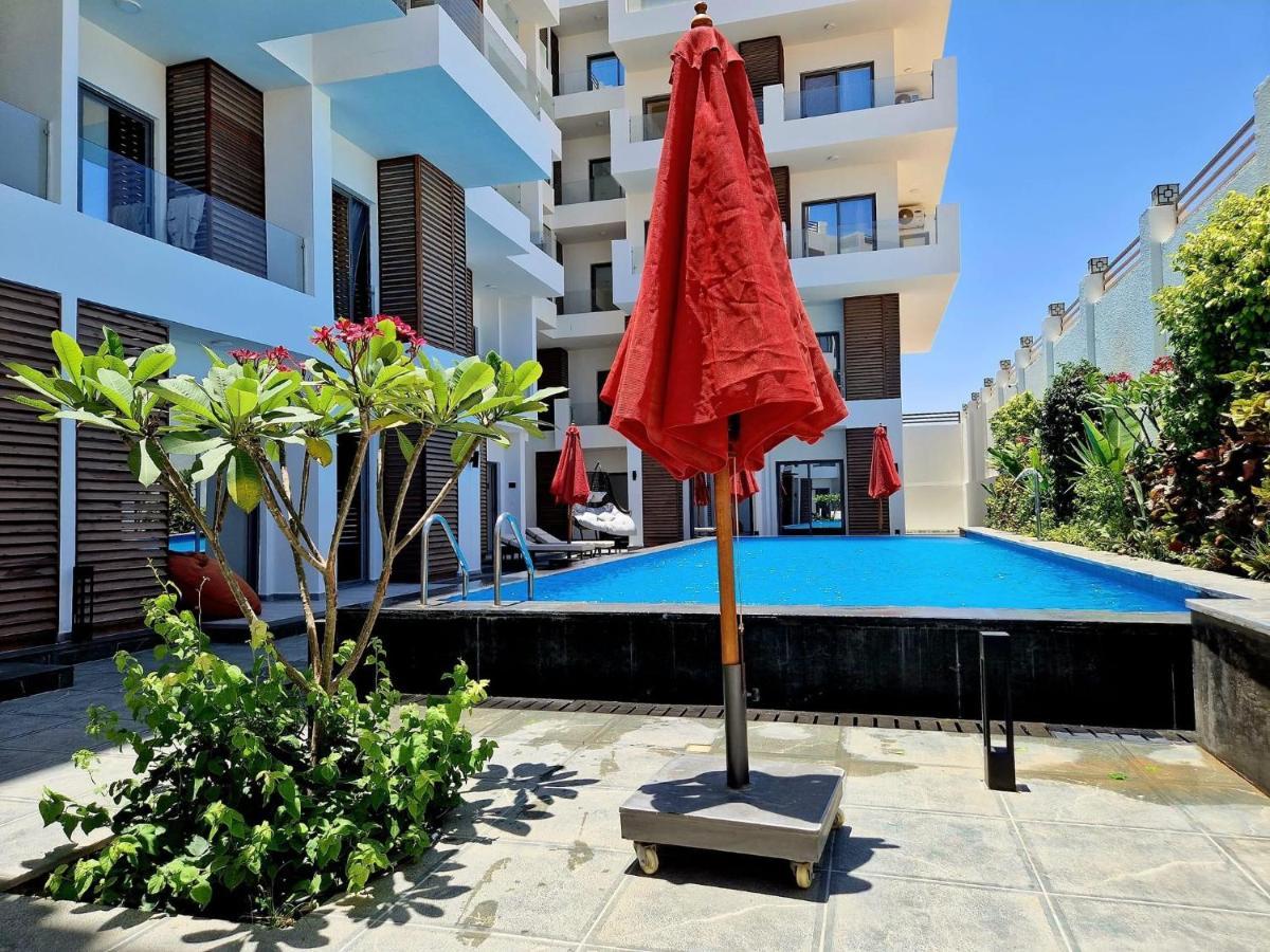 Sanctuary Sunlit Haven With 4 Pools, Rooftop Sunsets & Gourmet Bites Steps Away