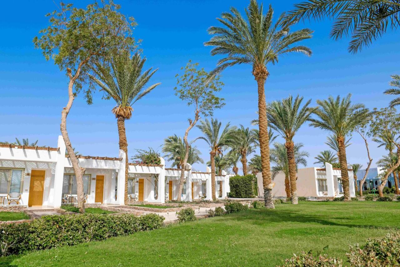 Menaville 4*