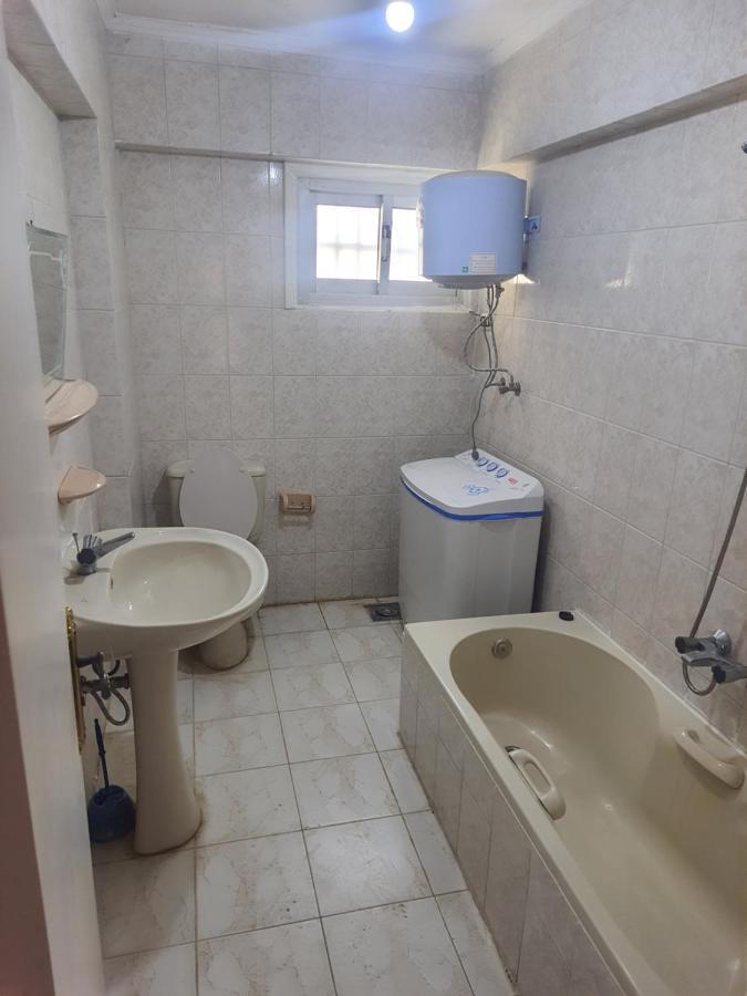 Apartment Bellevue Village Seaview Apartments: Family-friendly Agami Retreat *