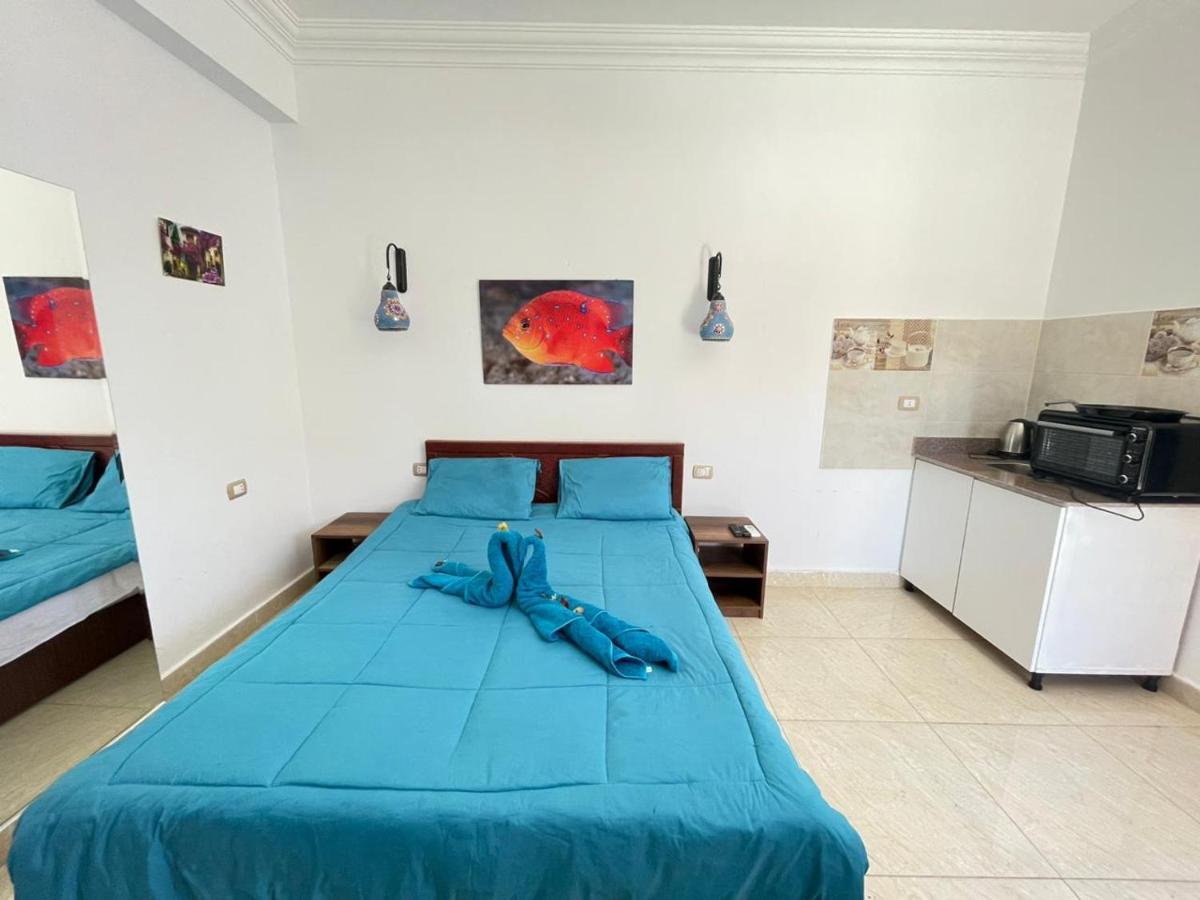 Dolphina & Restaurant Hotel 4*