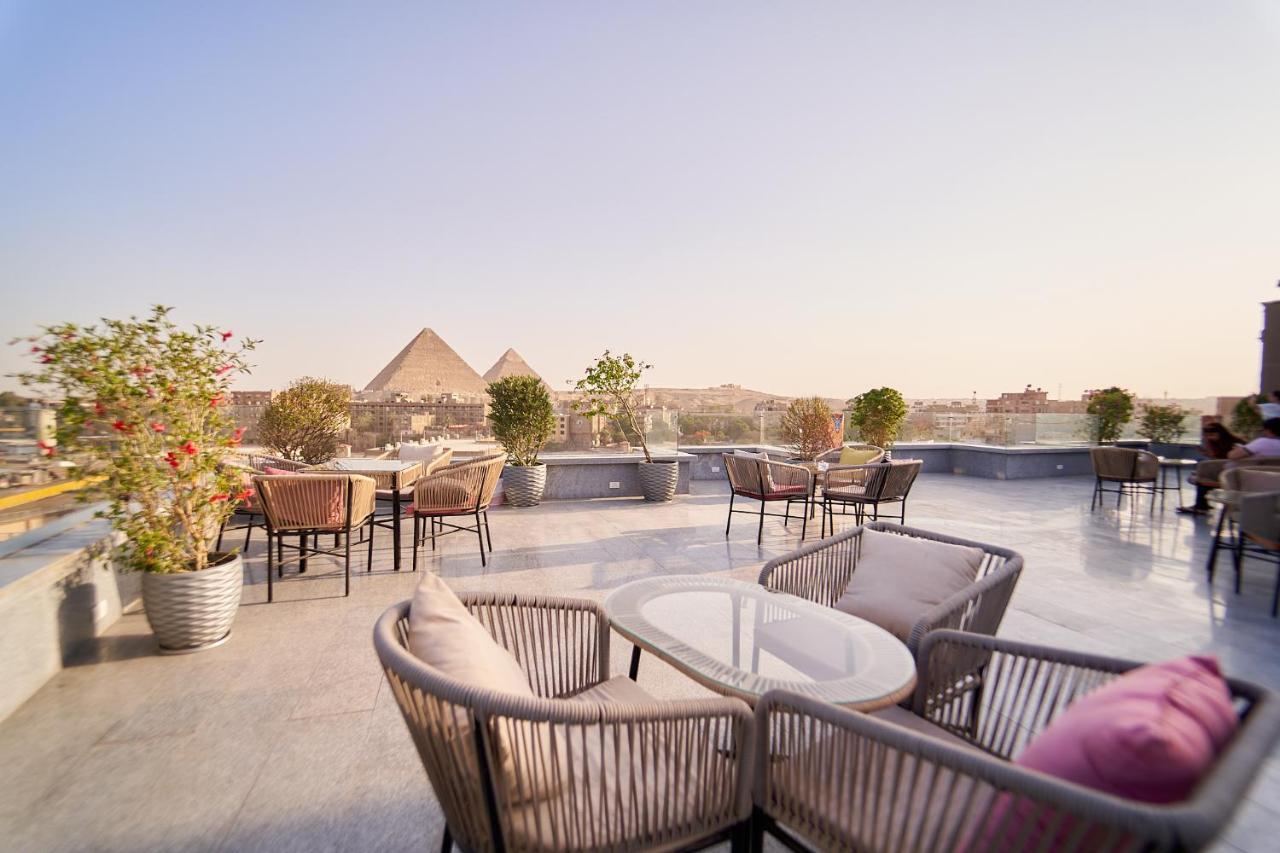 New Pyramid Front Hotel