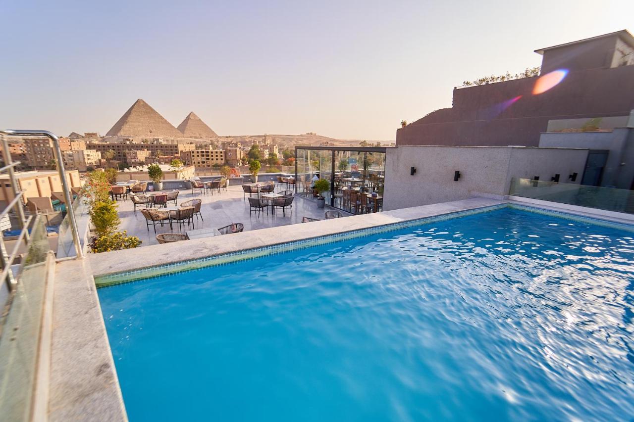 Hotel New Pyramid Front