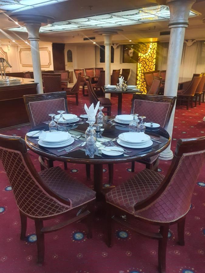 Nile Cruise To Aswan Every Monday, Thursday And Saturday And Trip To Abo Simple Hotel