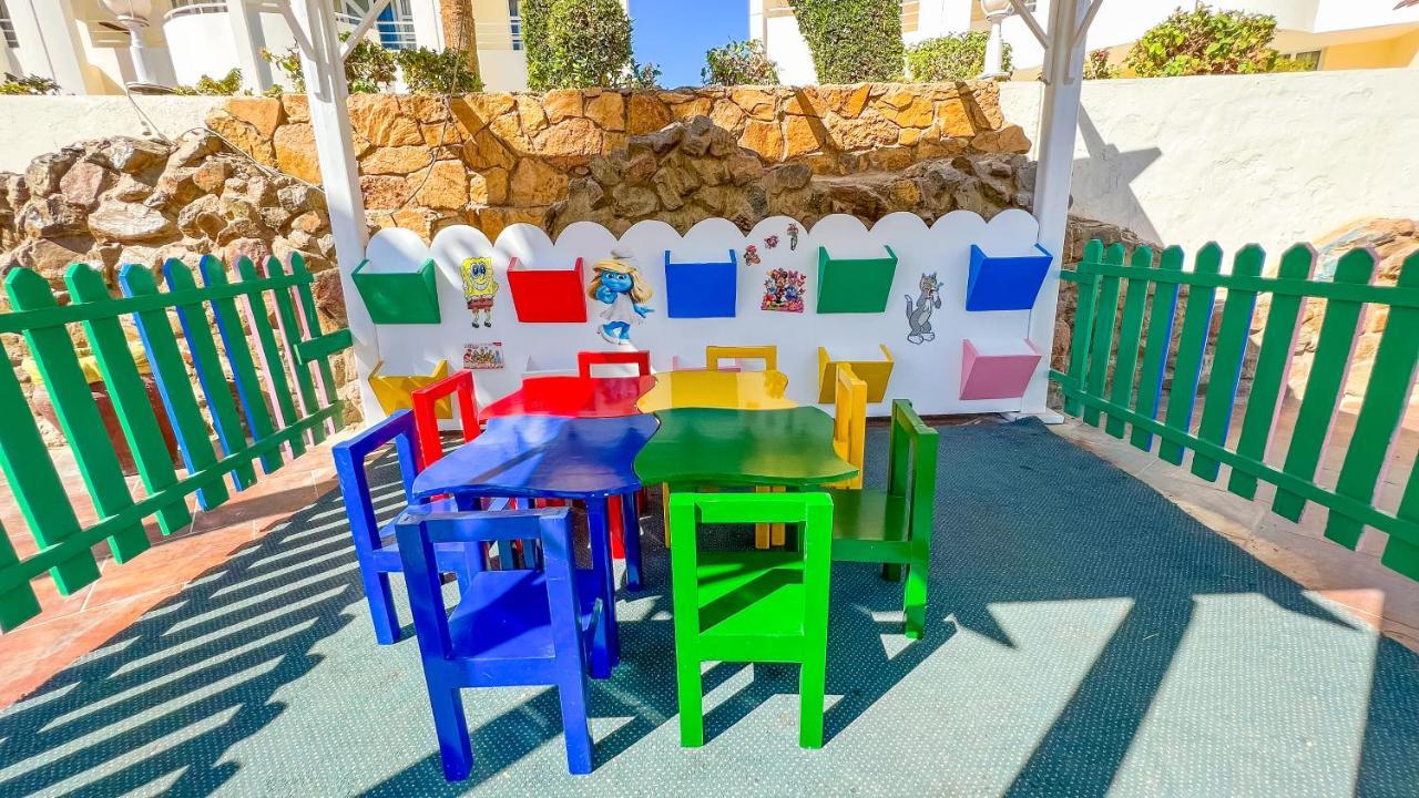 Resort Reef 4*