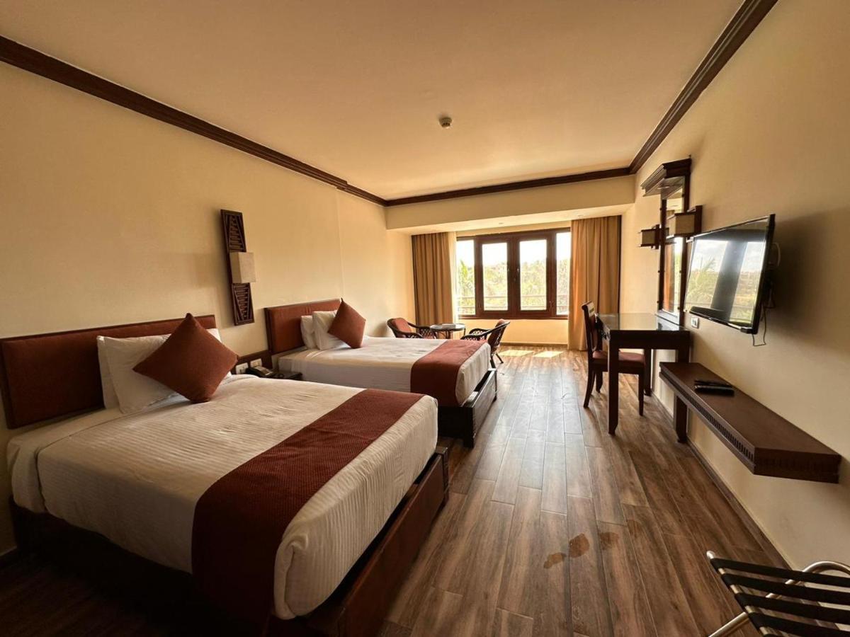 Resort Africana & Qaryat Shakush