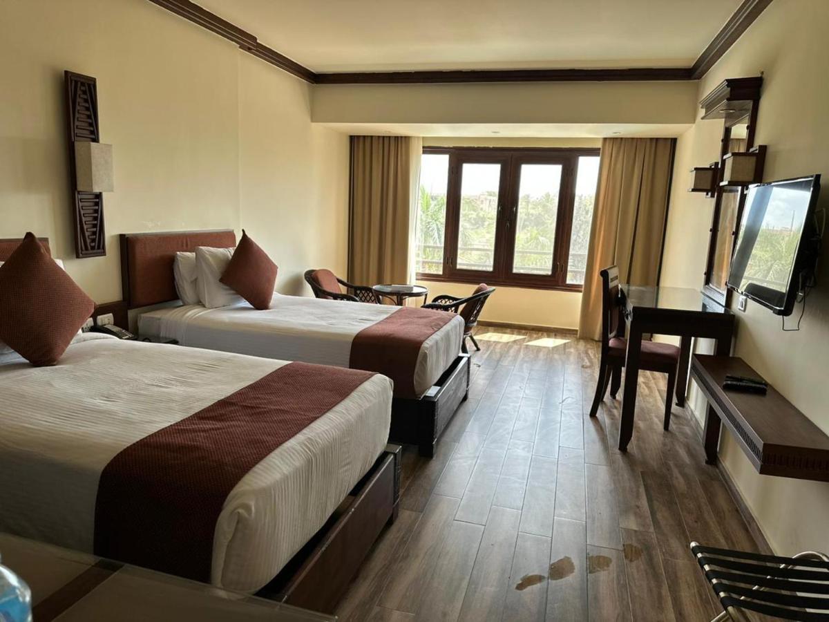 Resort Africana & Qaryat Shakush