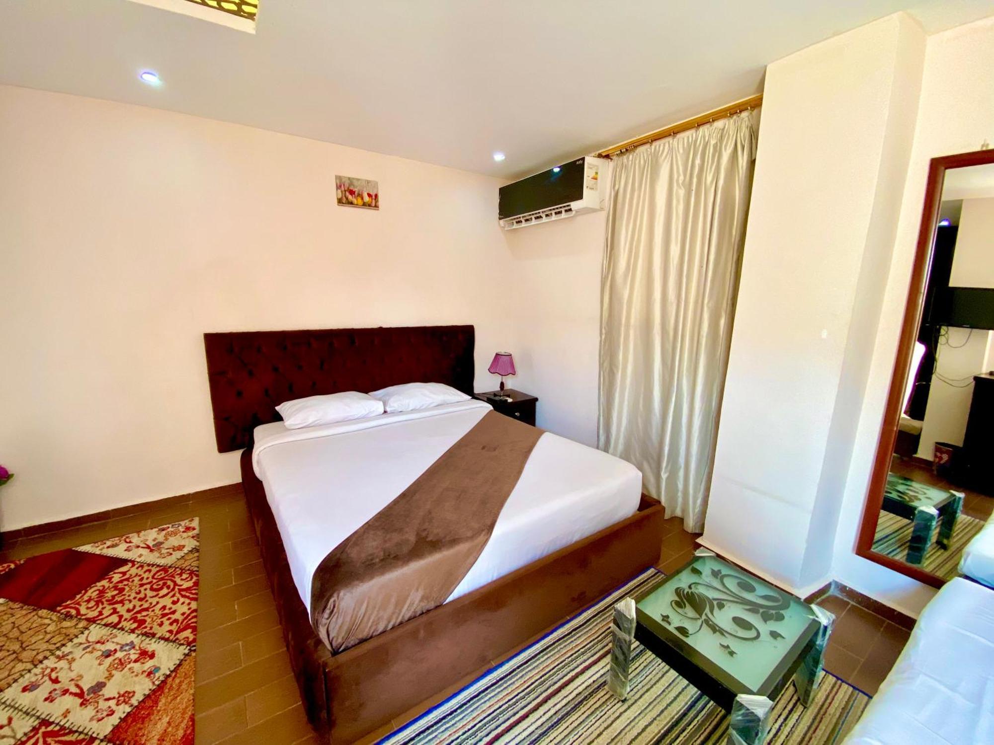 Hotel Golden Pyramids Kafret el-Gabal