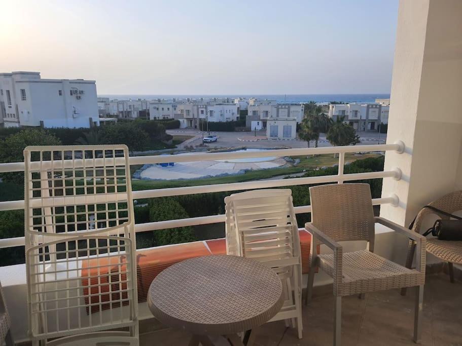 In Amwaj With A Sea View Apartment *