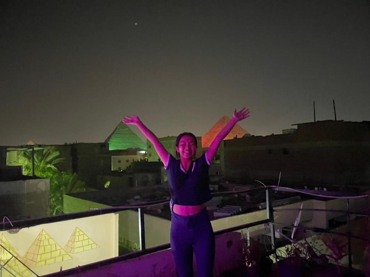 2 Jana Pyramids View *