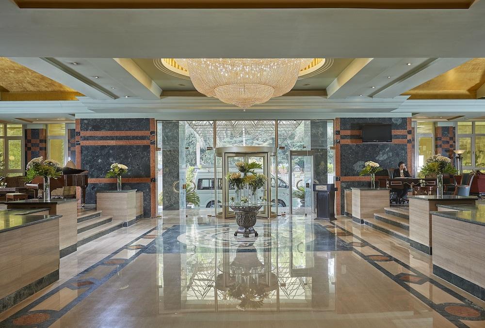 Hotel Triumph Plaza