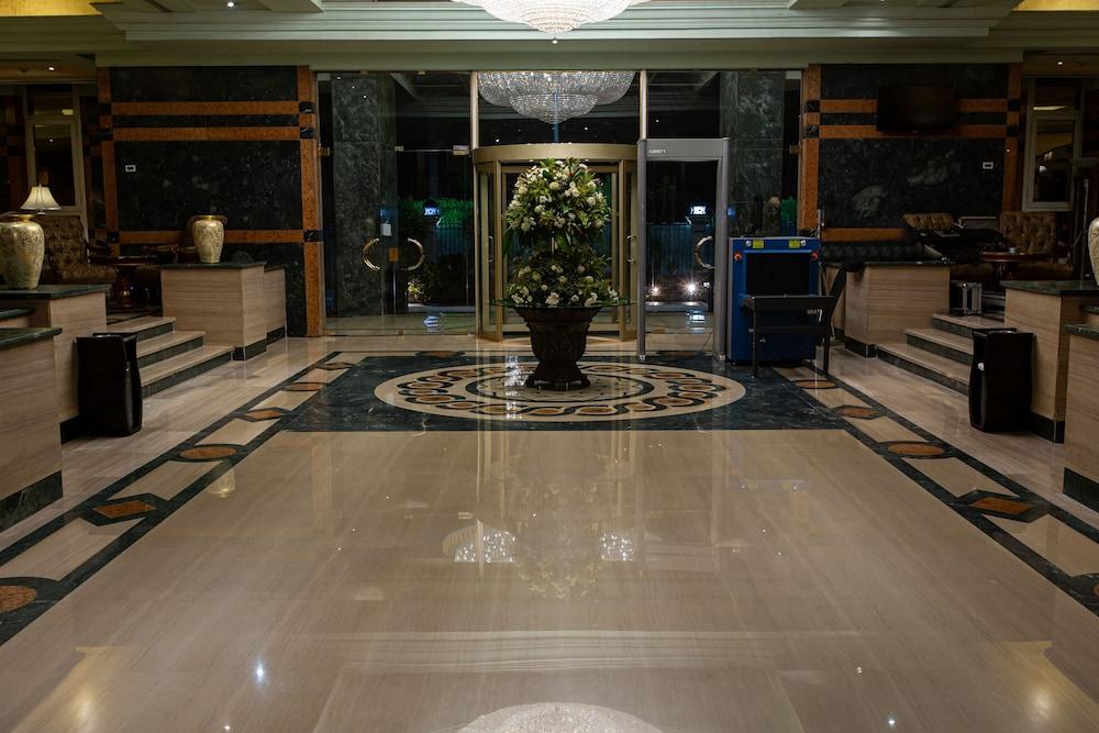 Hotel Triumph Plaza 4*