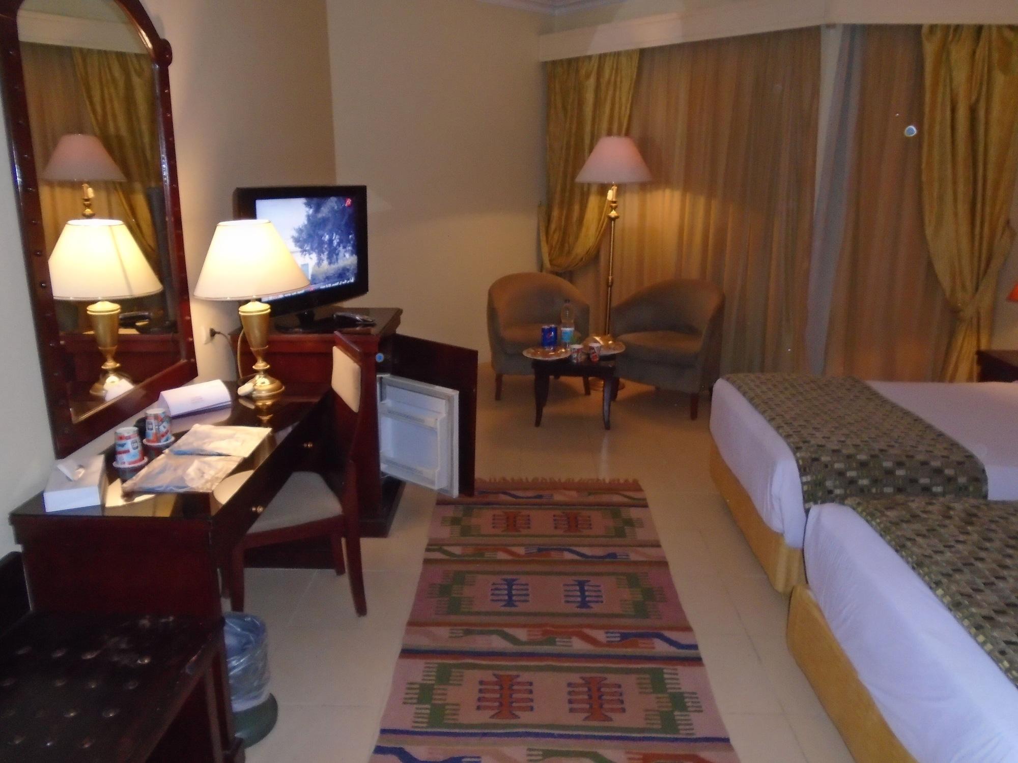 Hotel Grand Pyramids 4*