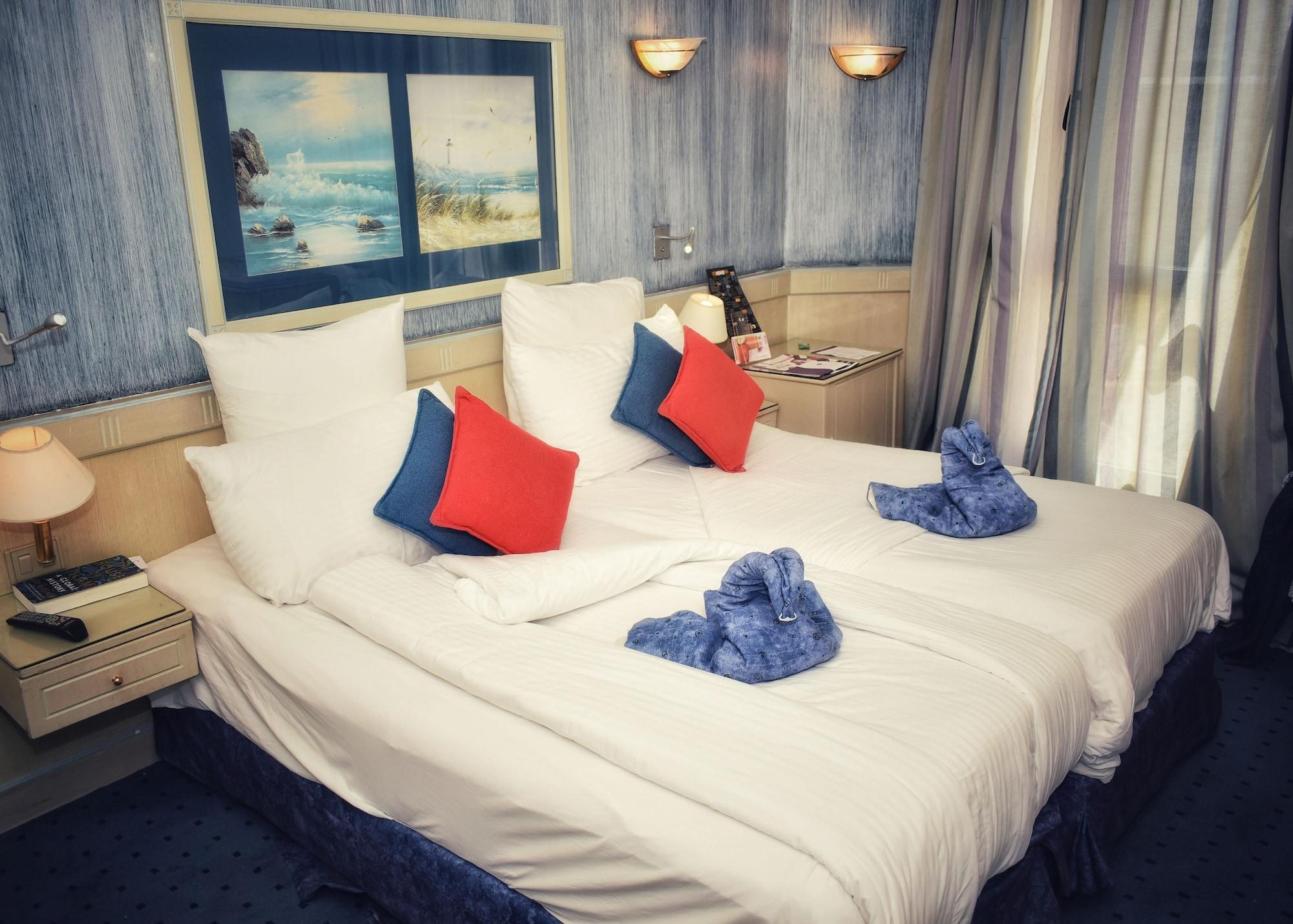 Romance Hotel