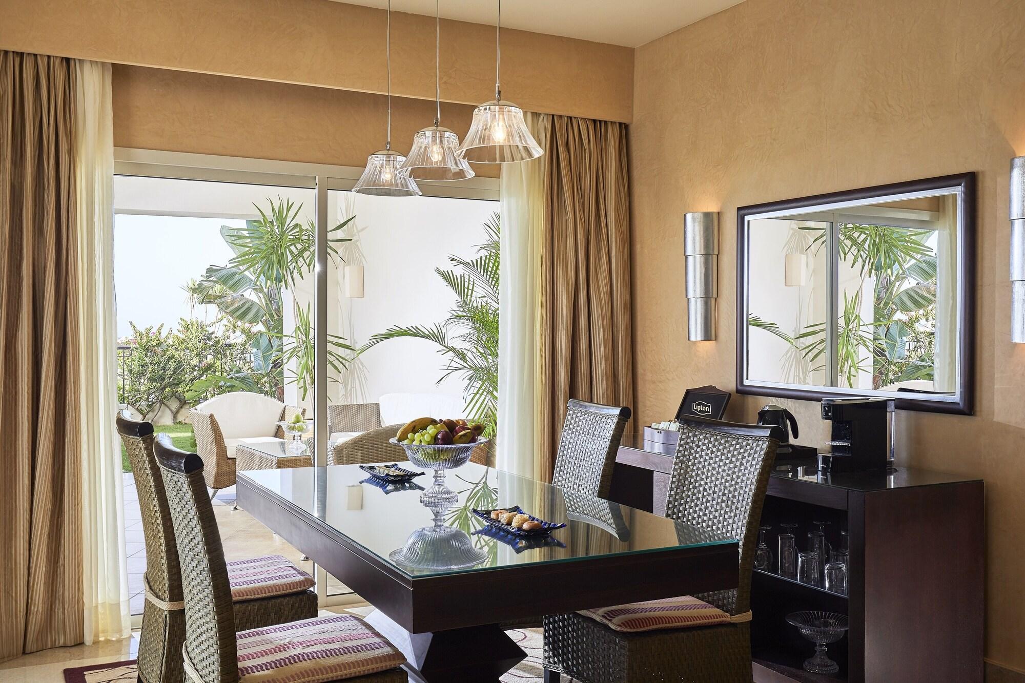 Resort Jaz Crystal, Almaza Bay 5*
