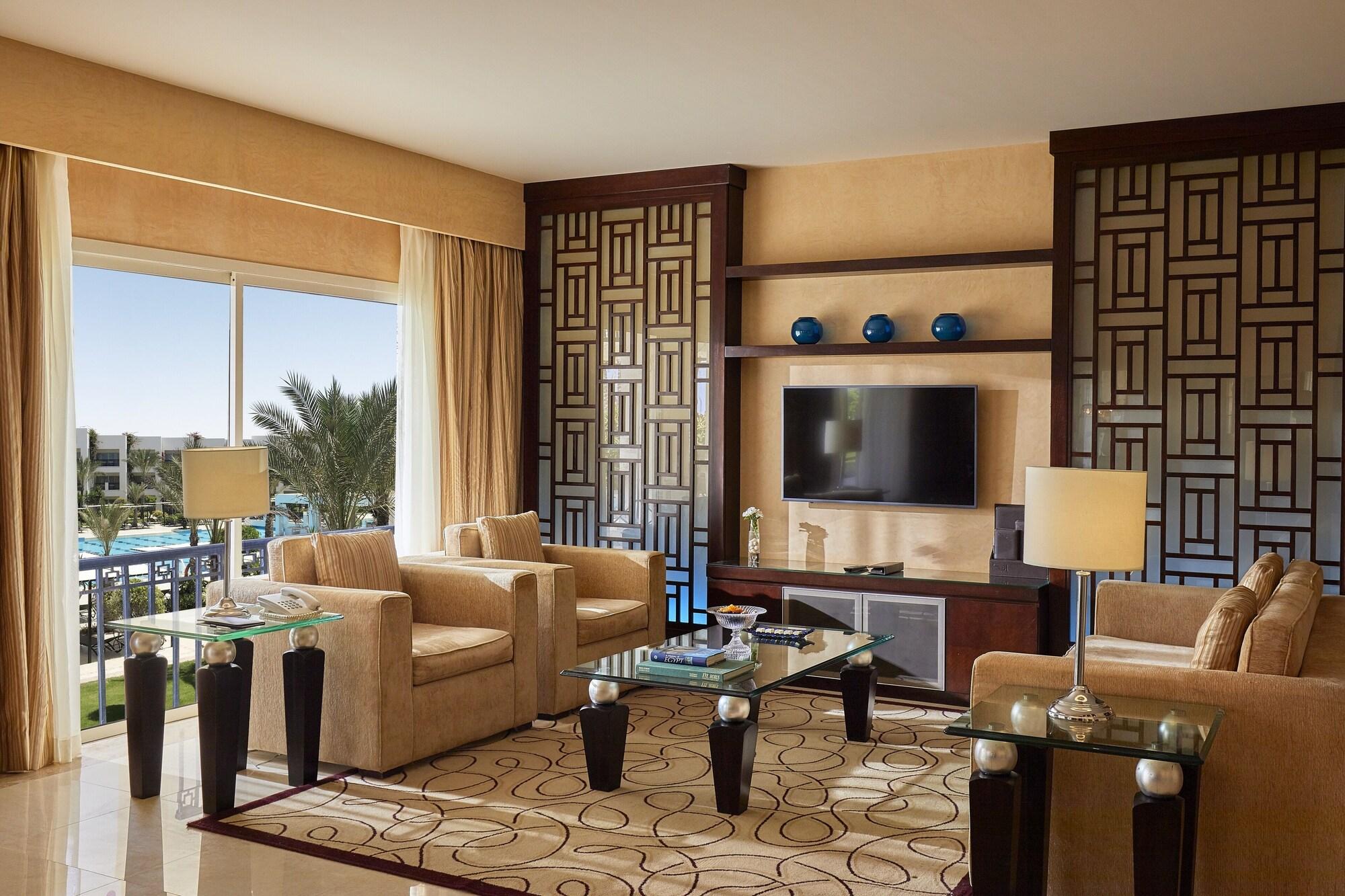 Jaz Crystal, Almaza Bay Resort 5*