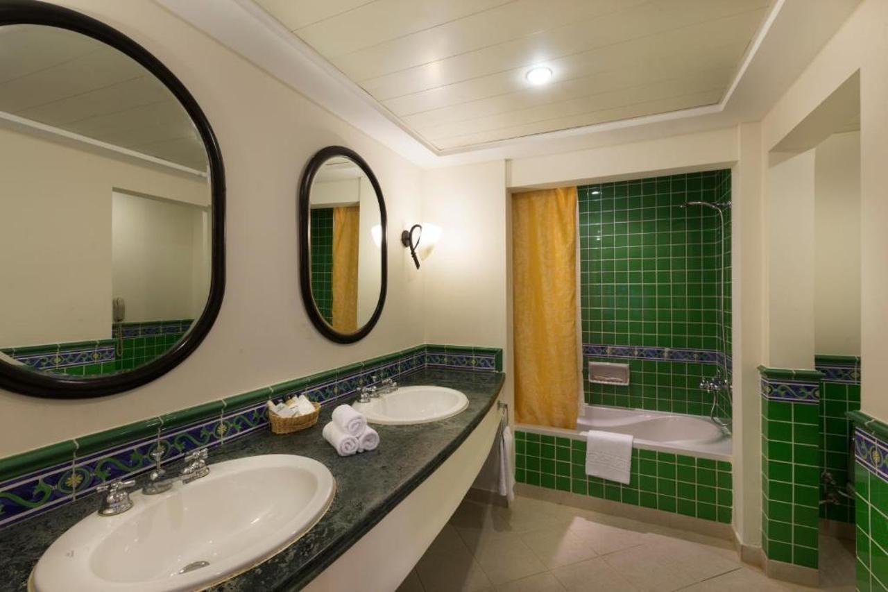 The Bayview Heights Hotel 5*