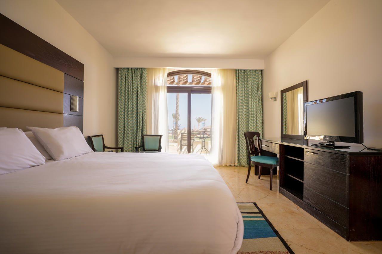 Blend Elphistone Hotel
