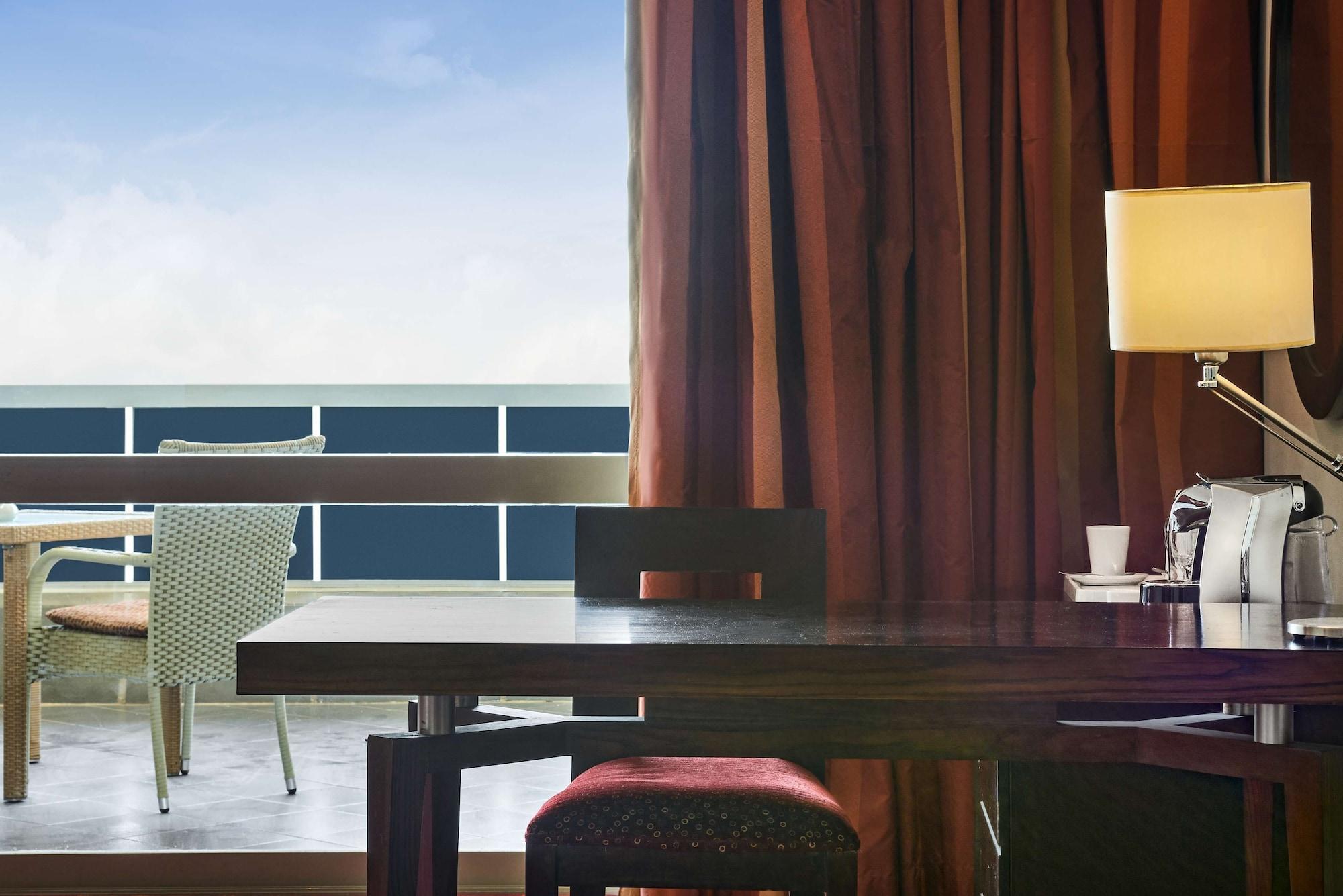 Radisson Blu & Convention Center, Hotel Alexandria