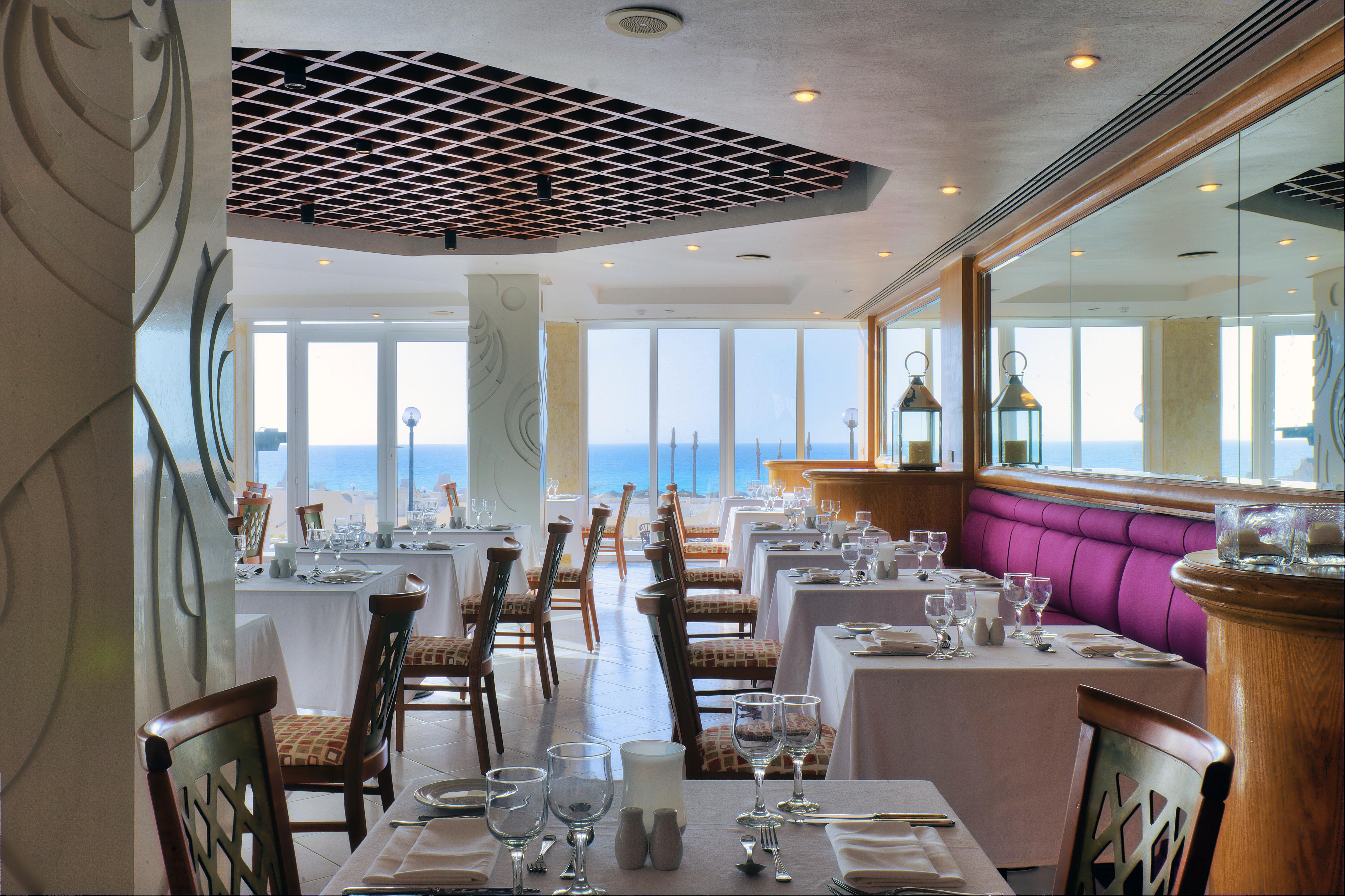 Hotel Borg El Arab Beach Resort 5*