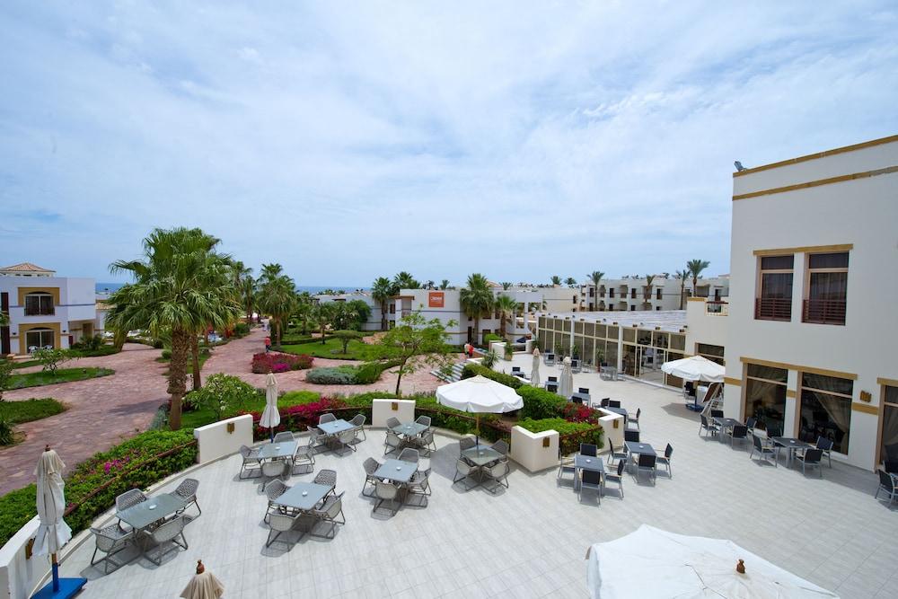 Resort Amphoras Blu 4*