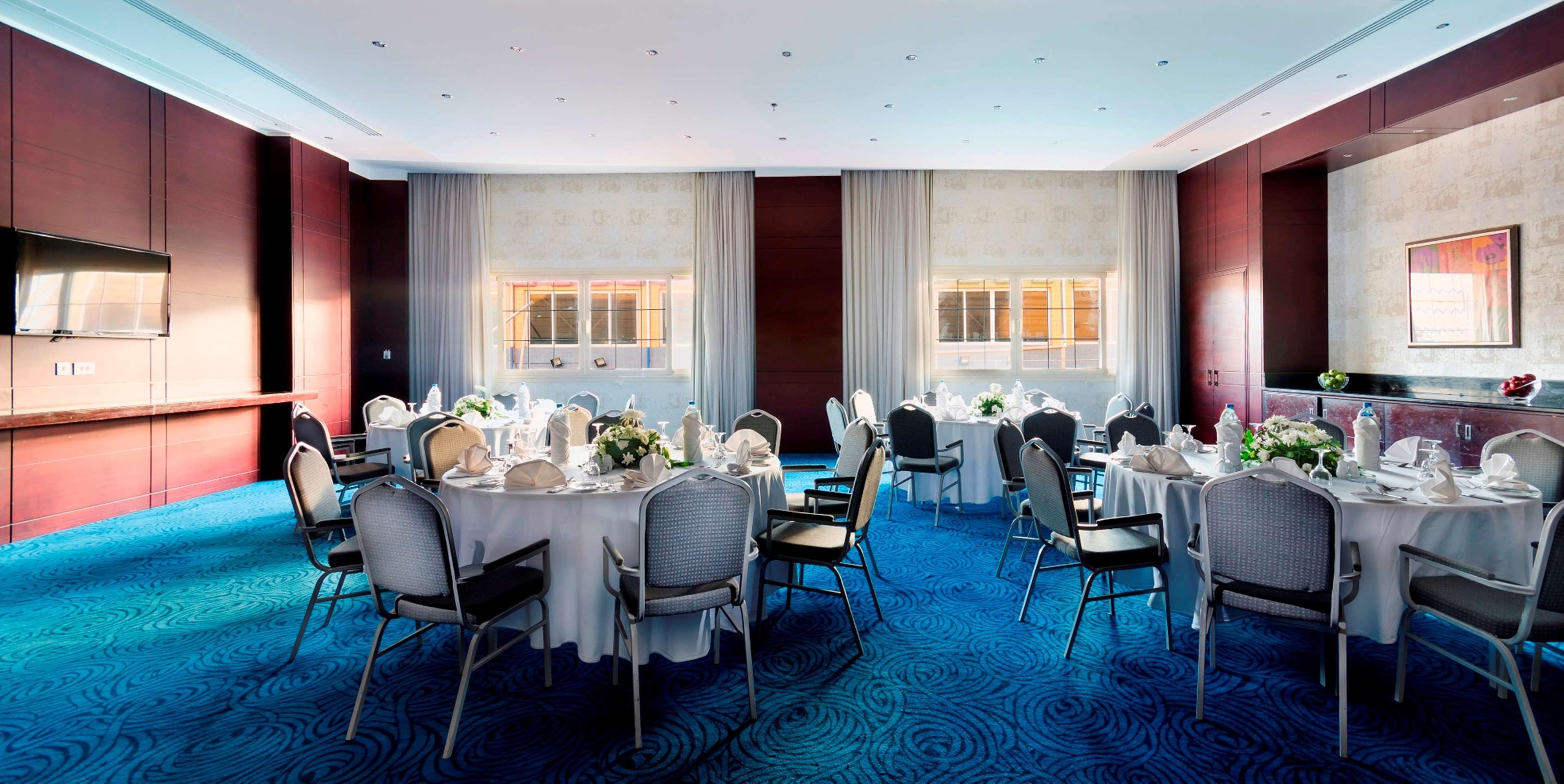 Complex Hilton Plaza 5*