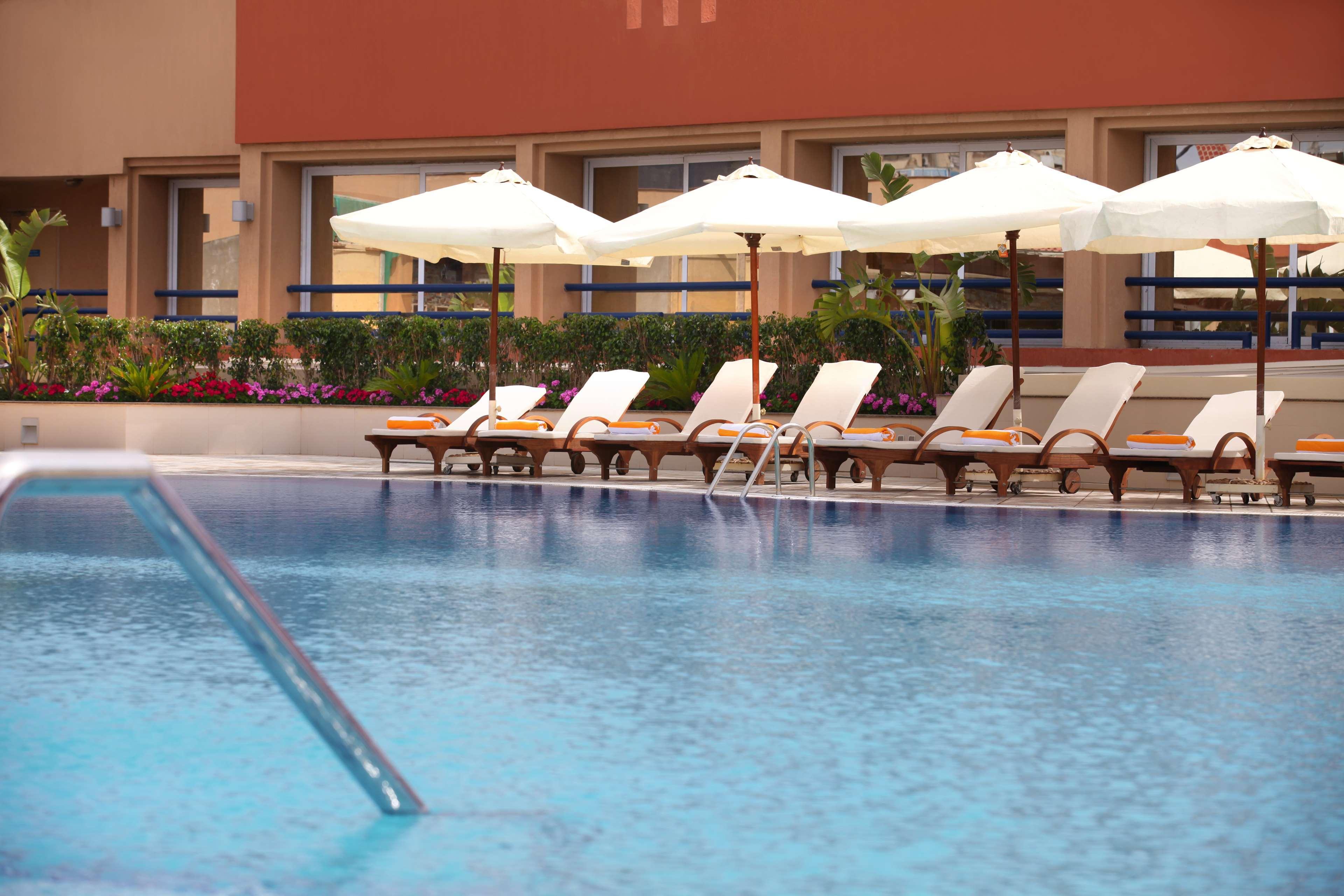 Complex Hilton Plaza