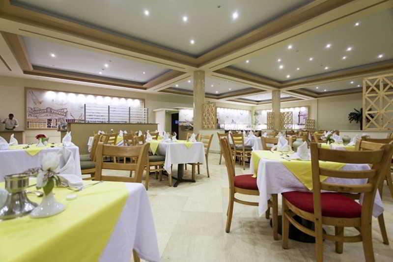 Three Corners Sea Resort Coraya Bay