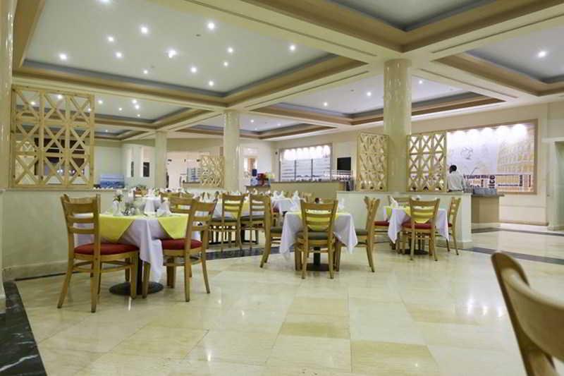 Resort Three Corners Sea